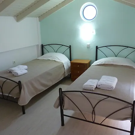 Hotel Ilianthos &